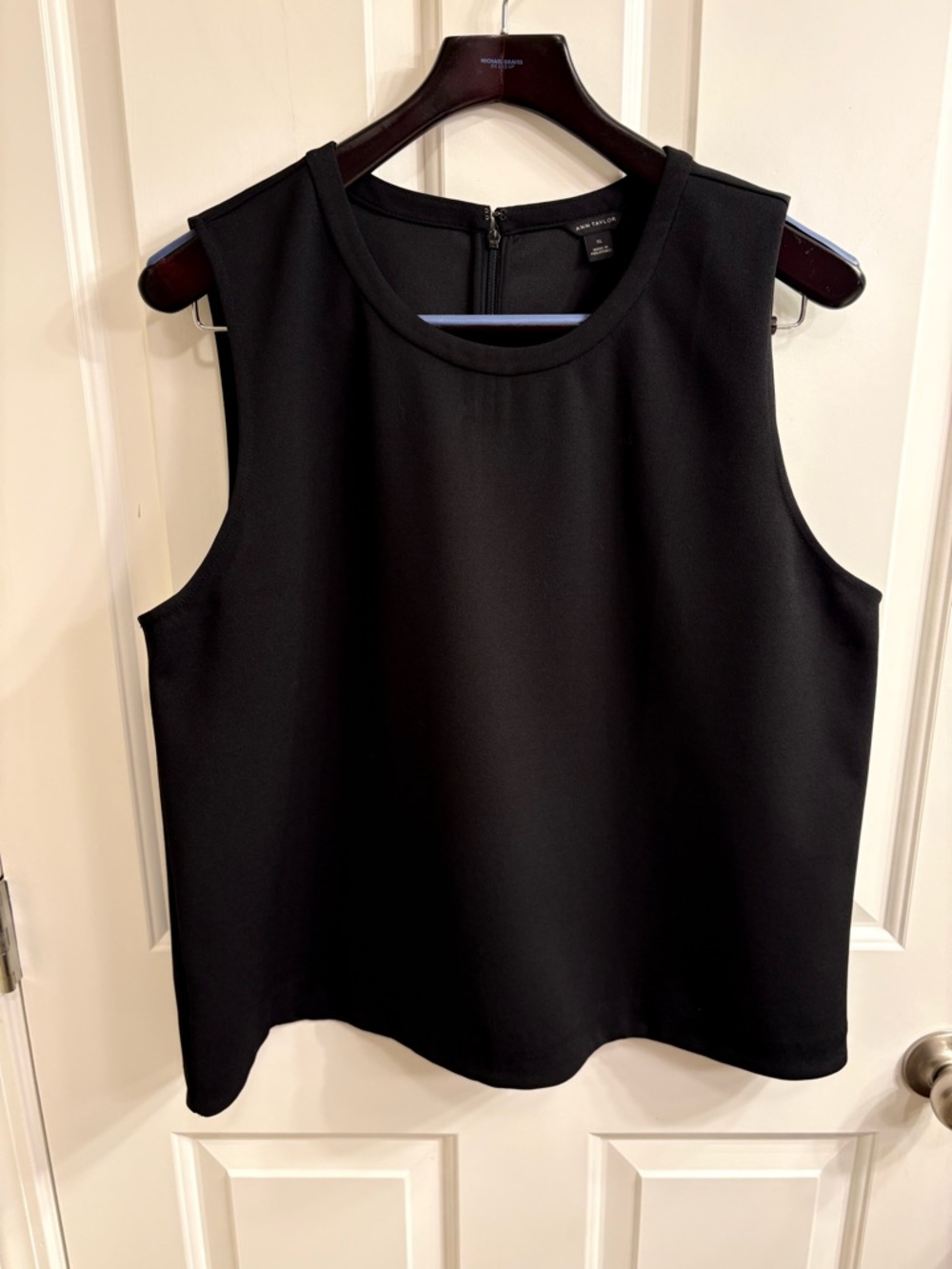 Ann Taylor Black Crepe Sleeveless Crewneck Tank XL